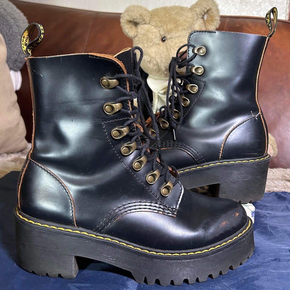 Dr. Martens Womens Leona Black Combat Boots Size 7 platform